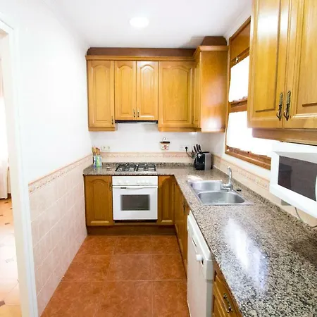 Sleeps 9 Pool Wifi * Calafell