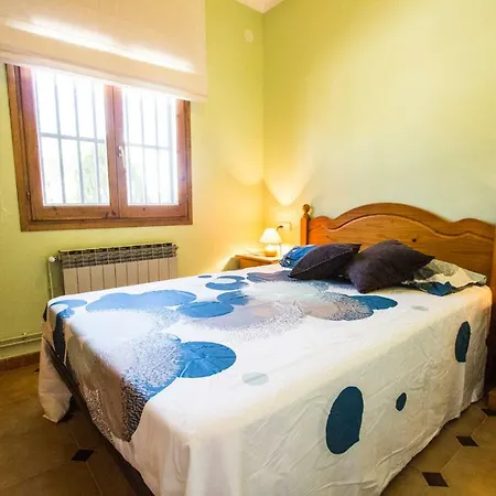 Villa Sleeps 9 Pool Wifi