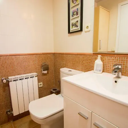Villa Sleeps 9 Pool Wifi Calafell