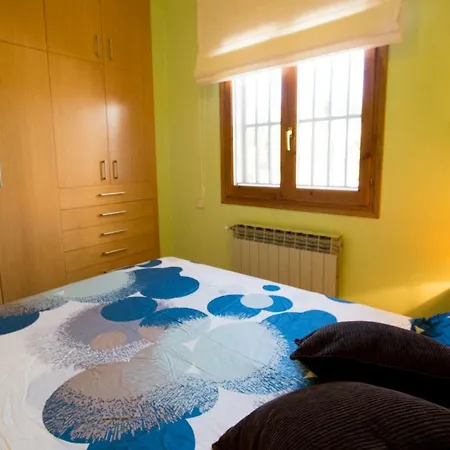 Villa Sleeps 9 Pool Wifi *