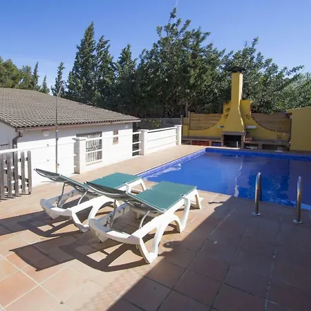 Villa Sleeps 9 Pool Wifi