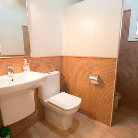 Villa Sleeps 9 Pool Wifi Calafell